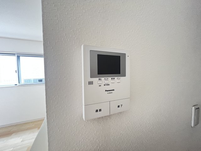 TVモニター付で来訪者を確認できるので安心です