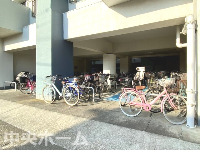 【自転車置き場】最新の空き状況や費用などの詳細は担当スタッフまでお問い合わせください。