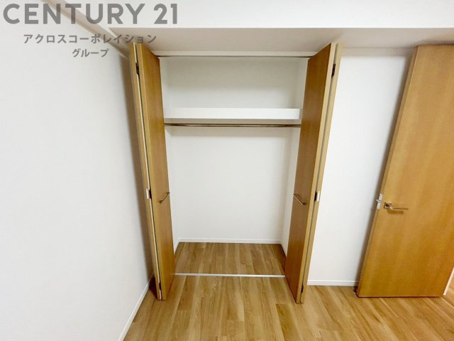 衣類やアクセサリー、小物類の収納が便利で整理整頓がしやすく、部屋の美観を保ちつつ、スペースを最大限に活用できます。衣服のしわやダメージを防ぎ、長持ちさせることができます。　