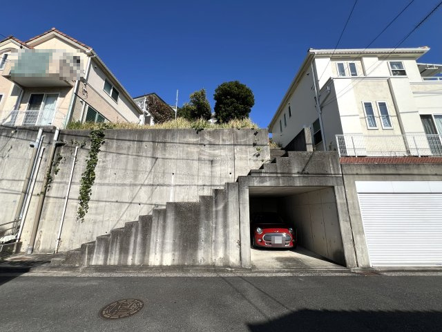 地下車庫付きです。