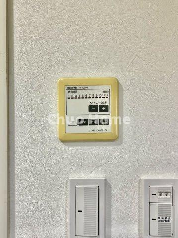 【浴室乾燥機】暖房・冷風・換気・乾燥が可能です。毎日を快適に過ごせるうれしい機能が揃っています。雨の日の洗濯物も安心です。