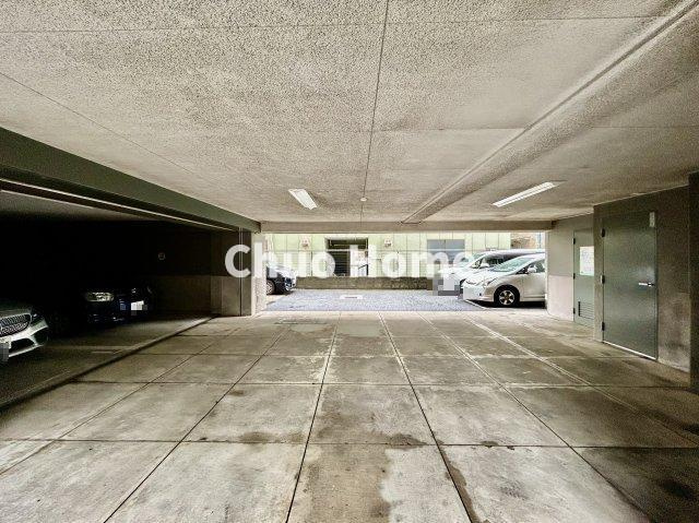 【敷地内駐車場】最新の空き状況や費用などの詳細は担当スタッフまでお問い合わせください。