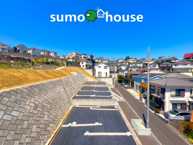 前面道路含む現地写真です