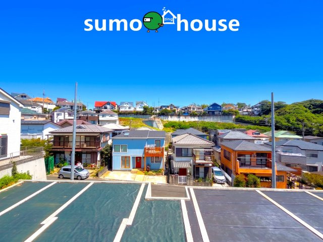 前面道路含む現地写真です