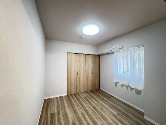 収納付きでお部屋すっきり活用可能5帖