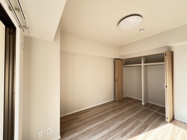 採光良好で心地よいプライベート空間6帖