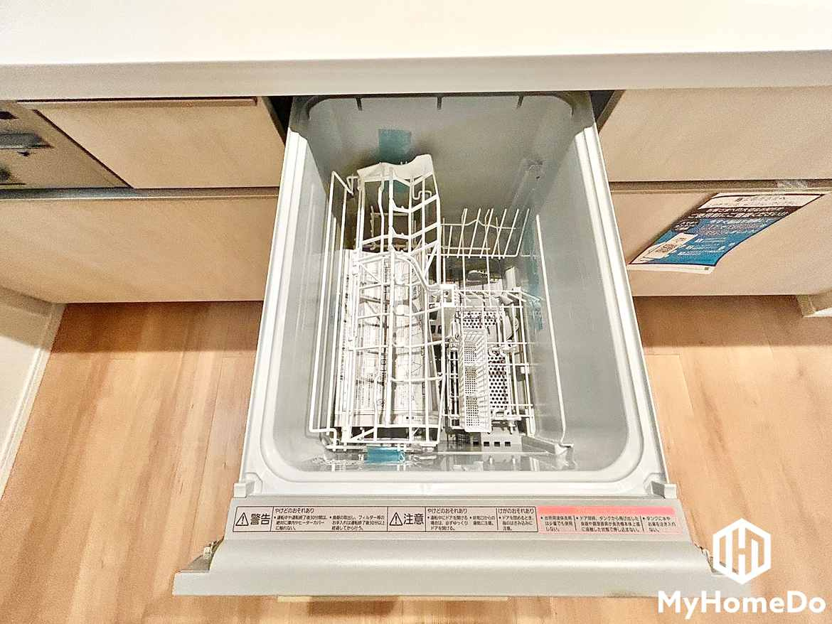 食器洗浄乾燥機付きです。時短にも節水にもなりますね