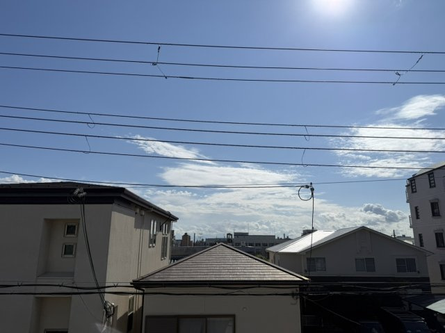 前面に高い建物はなく採光が取れます。