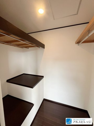 季節物の衣類もスッキリ収納できます