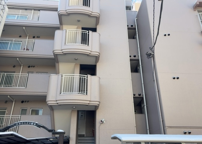 物件によっては、入居者が個人的に使用できる専用庭がついているものもあります。また、住宅の中にある土間の部分を庭と呼ぶこともあります。庭の用途は住む人によって変わり、それによってデザインもさまざまです。