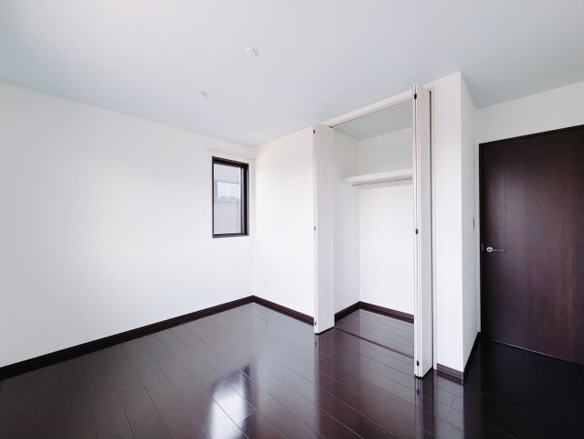 ■洋室｜お子様の一人部屋にピッタリな洋室。模様替えなどとても楽しく工夫できます♪