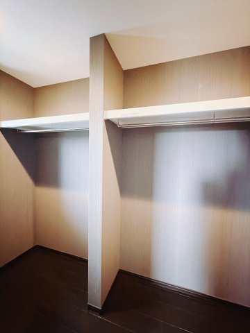 ■WIC｜お洋服はもちろん、使う頻度の少ない家具や小物・場所を取りがちな旅行用のスーツケースなどもしまえます。また、厚手のコートをしまっても充分な広さを堪能できるプランです♪