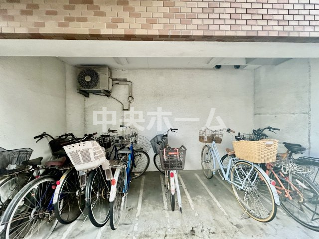 【自転車置き場】最新の空き状況や費用などの詳細は担当スタッフまでお問い合わせください。