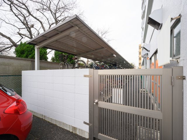 ■【Common　area　-　bicycle　parking　lot】こちらは駐輪場になります。