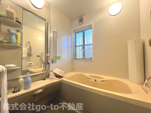 1日の疲れを癒してくれる浴室です。