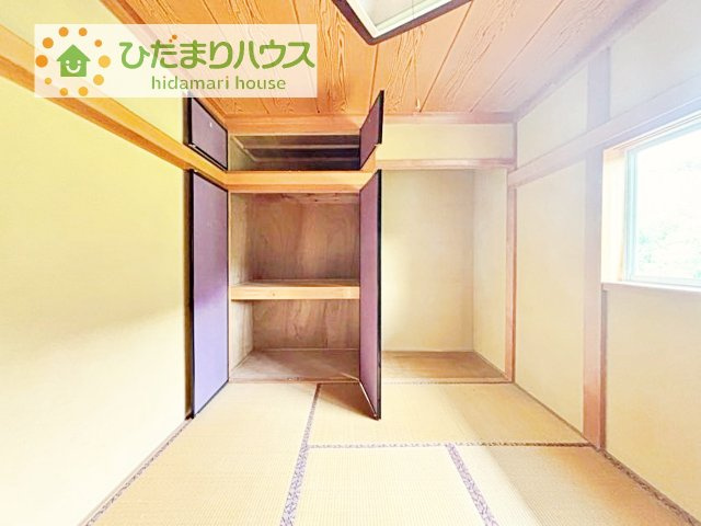 和室の収納は、　しまった物の出し入れも楽々です(^^)
