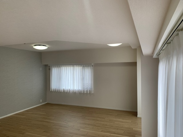 照明器具やカーテンレール・レースカーテンも設置済み！新生活をスムーズにスタートできますね。