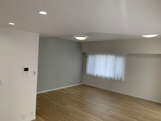 ダイニングテーブルやソファーなどの家具もゆったりと配置可能！広々空間でご家族団らんのひと時を。