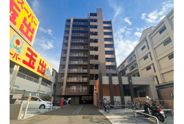 サーパス小阪の外観