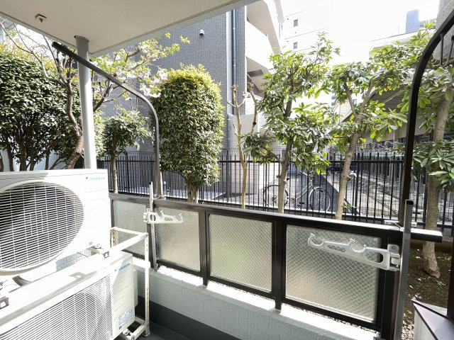 南向きで陽当たり良好のバルコニーです。　