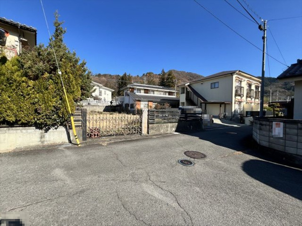 【岩窪町土地103坪の前面道路含む現地写真】