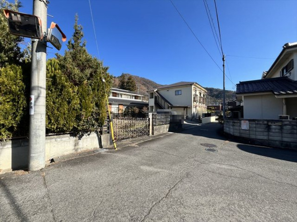 【岩窪町土地103坪の前面道路含む現地写真】