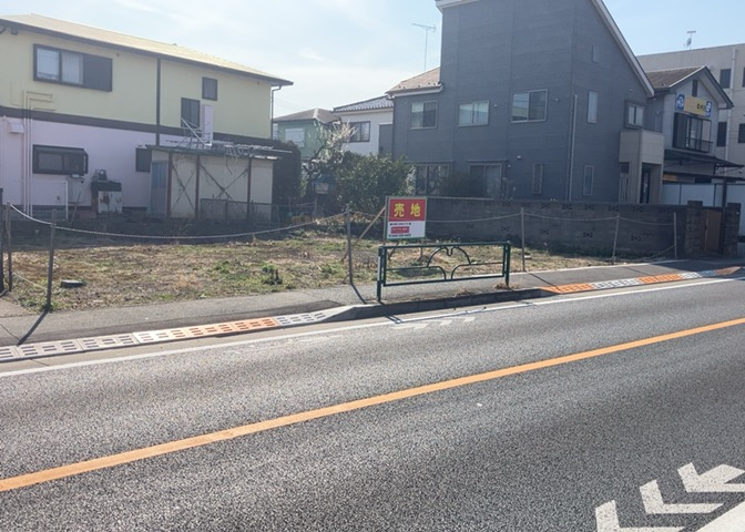 土地探しをしていると都市計画区域という言葉を目にすると思います。法律によって、都道府県知事や国土交通大臣が指定するエリアのことを指しており、都市計画区域は市街化区域と市街化調整区域に分けられています。