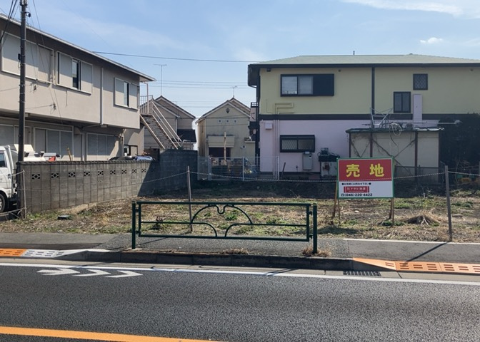 物件の詳細については、現地を見てわかること以外に、役所や法務局などで調べないとわからないことがあります。そのため、現地に行く場合は、もしこの物件を買ったらどのような生活ができるかをイメージしましょう。