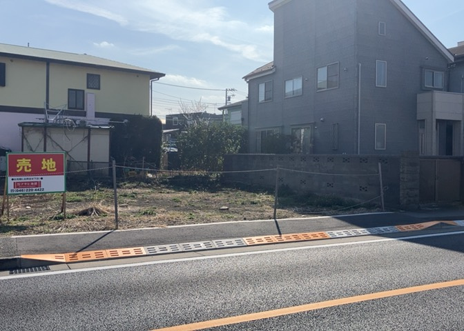 隣家の土地はどうなっているのか、生活利便施設が近くにあるのか、学校まで近いかなど、お客様のライフスタイルにあわせたイメージが重要です。また、近くにあると困る施設が近くにないかも確認するといいでしょう。