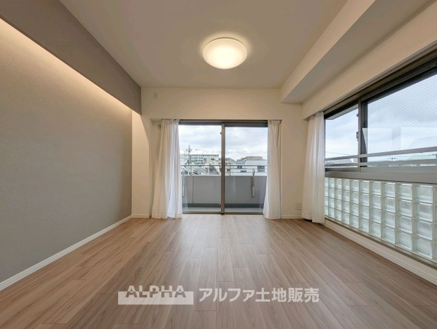 【Daily　Livi添う◆　朝食を囲む時間から夜のくつろぎまで、家族それぞれの時間をやさしく包み込み、暮らしの中心となるリビングです。