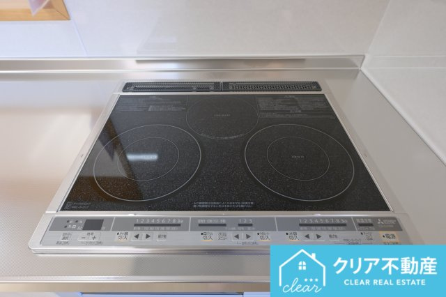 IHコンロはお手入れも簡単！3口でお料理の時短にも♪