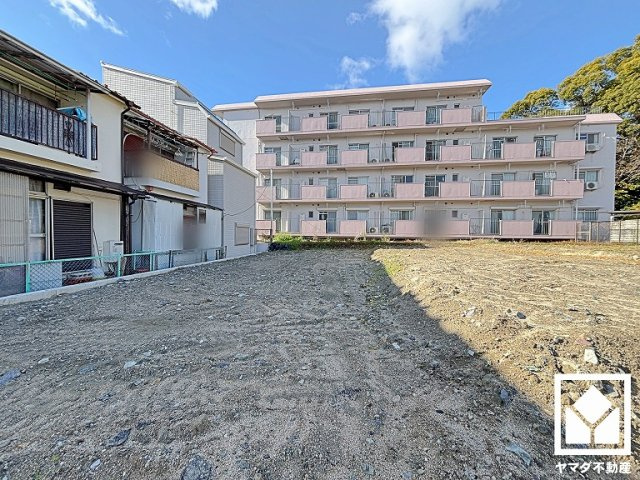 階段下にも収納があり、住空間を広々お使いいただけます。
