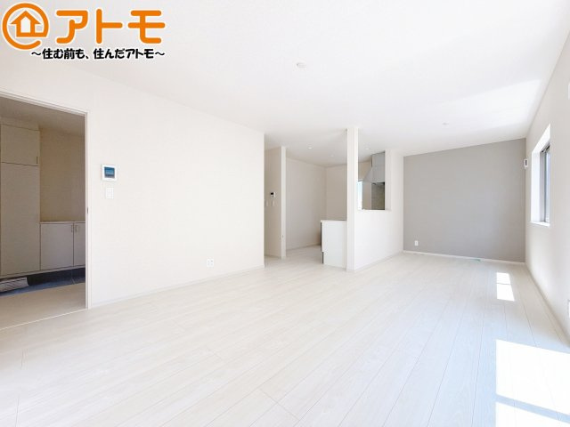 家族団らんのイメージは、リビングを思い浮かべませんか？リビングこそ広々としたお部屋が良いですね♪