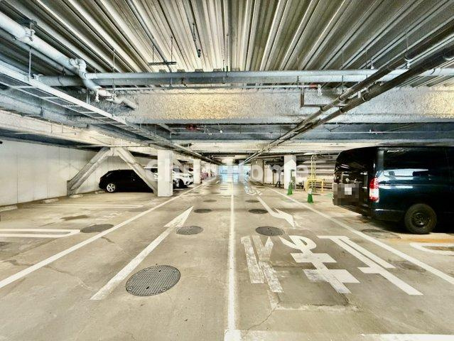 【敷地内駐車場】最新の空き状況や費用などの詳細は担当スタッフまでお問い合わせください。