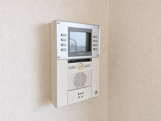 ・ＴＶモニター付インターホンでセキュリティ面にも配慮。