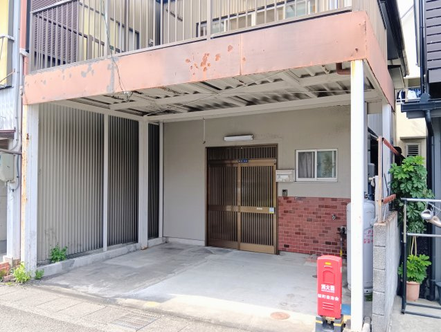 軽自動車1台駐車可能です。