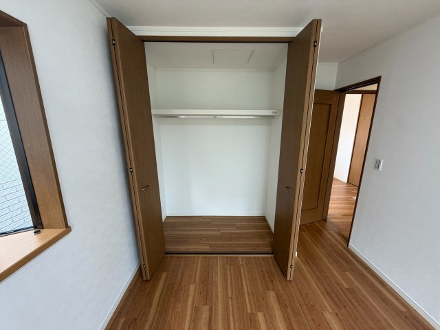 収納付きで、お部屋がすっきり片付きます。