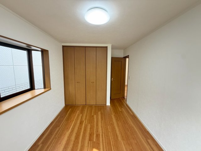 収納付きで、お部屋がすっきり片付きます。