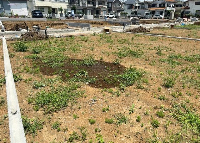 物件の詳細については、現地を見てわかること以外に、役所や法務局などで調べないとわからないことがあります。そのため、現地に行く場合は、もしこの物件を買ったらどのような生活ができるかをイメージしましょう。