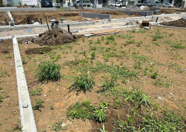 隣家の土地はどうなっているのか、生活利便施設が近くにあるのか、学校まで近いかなど、お客様のライフスタイルにあわせたイメージが重要です。また、近くにあると困る施設が近くにないかも確認するといいでしょう。