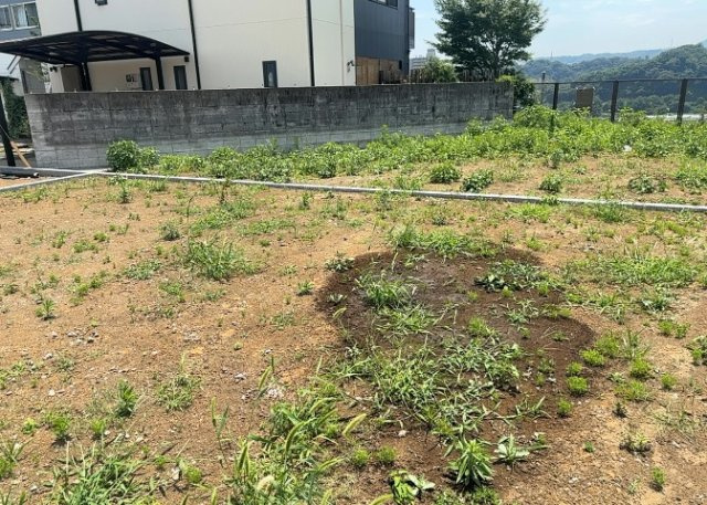 家を建てる前提で土地を探している場合、地盤の丈夫さは譲れない条件の一つです。地盤が脆弱だと追加工事が必要となります。また、過去に地盤沈下や液状化現象を起こした土地は、できるだけ避けた方がいいでしょう。