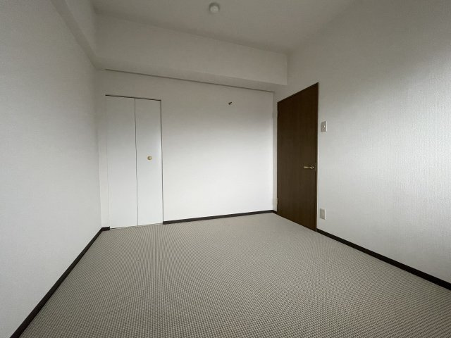 シンプル・イズ・ベストが基本。プレーンな空間を自分好みに。いつまでも快適に暮せる住まいへ。