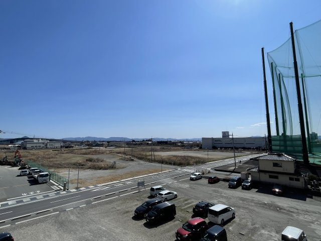 日差しを遮るものがないので、お洗濯ものが多くてもたっぷり気持ちよくお洗濯して頂けます。