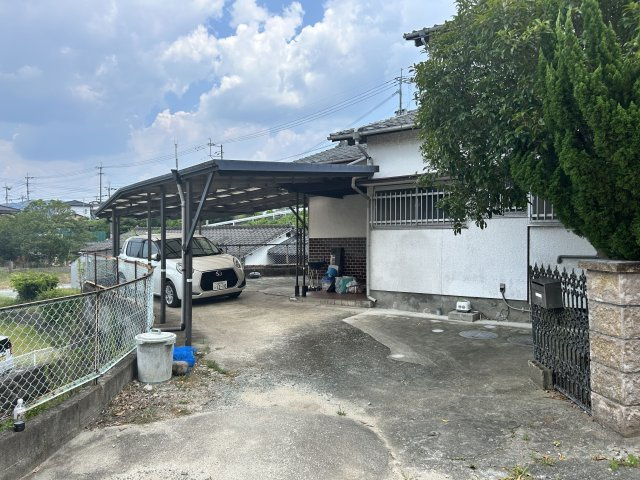 前面道路の圧迫感がなく陽当り・風通りも良好です
