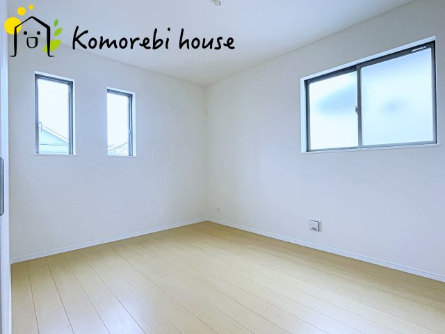 コンパクトで使いやすい洋室です