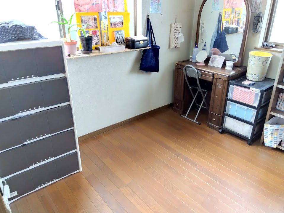 二面採光なので日差しがたっぷり入ります。また風通しが良く解放感もあります。