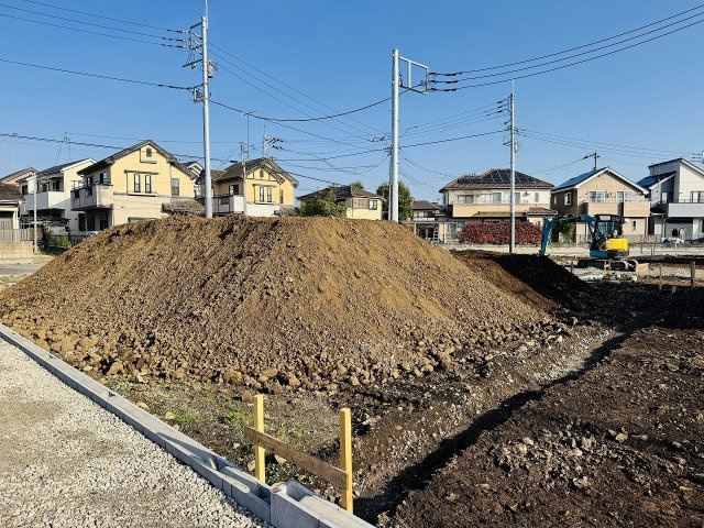～閑静で落ち着きのある住宅地内　建築条件の付いていない売地です～