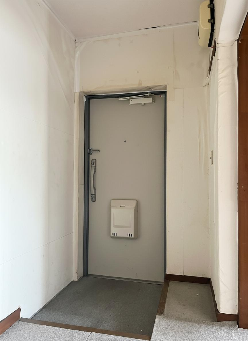 ※本画像は家具・荷物をCG加工により消去したものです。すっきりとした玄関スペース。収納を設置するなど、お好みに合わせてアレンジも楽しめます。