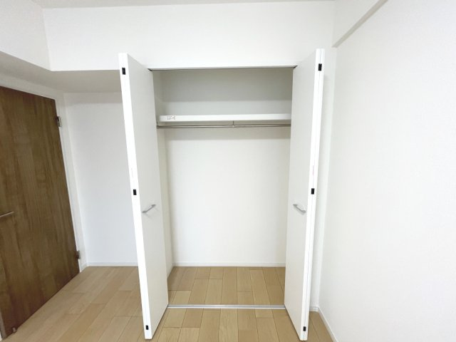大容量のクローゼットは、衣装持ちの方でも安心。　