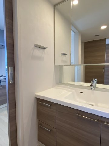 【ガーデンゲート千葉ニュータウン中央の独立洗面台】